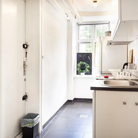 Trendy Basement Vesterbro Apartment *